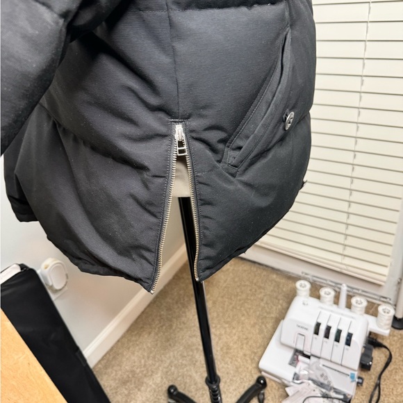 Moose Knuckles coat - Picture 3 of 13